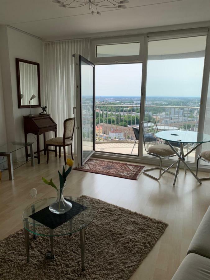 Appartment Im Hotelturm Аугсбург Экстерьер фото